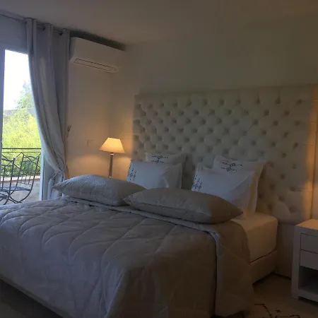 Louise-rose 3*