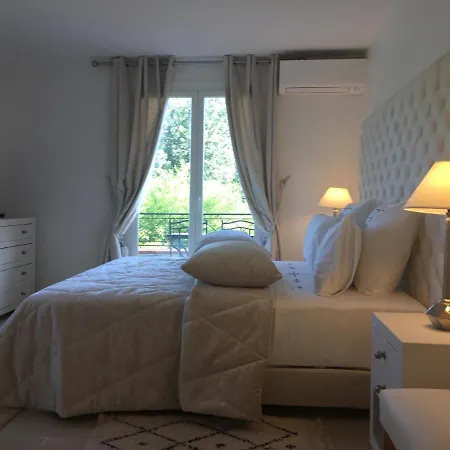 Louise-rose Oda ve Kahvaltı Villeneuve-Loubet