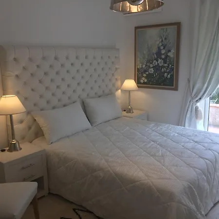 Louise-rose Oda ve Kahvaltı